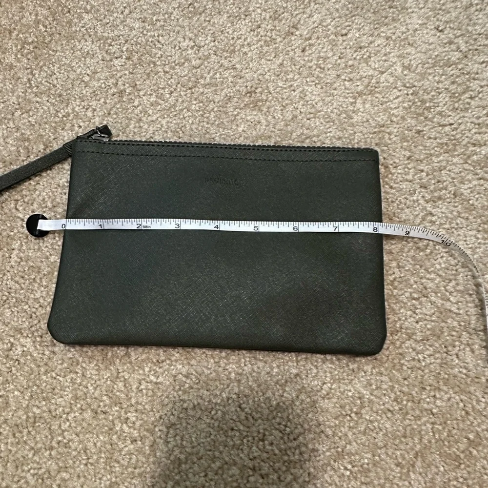 Lululemon All Day Tote and Small Pouch Dark Olive - Picture 16 of 16